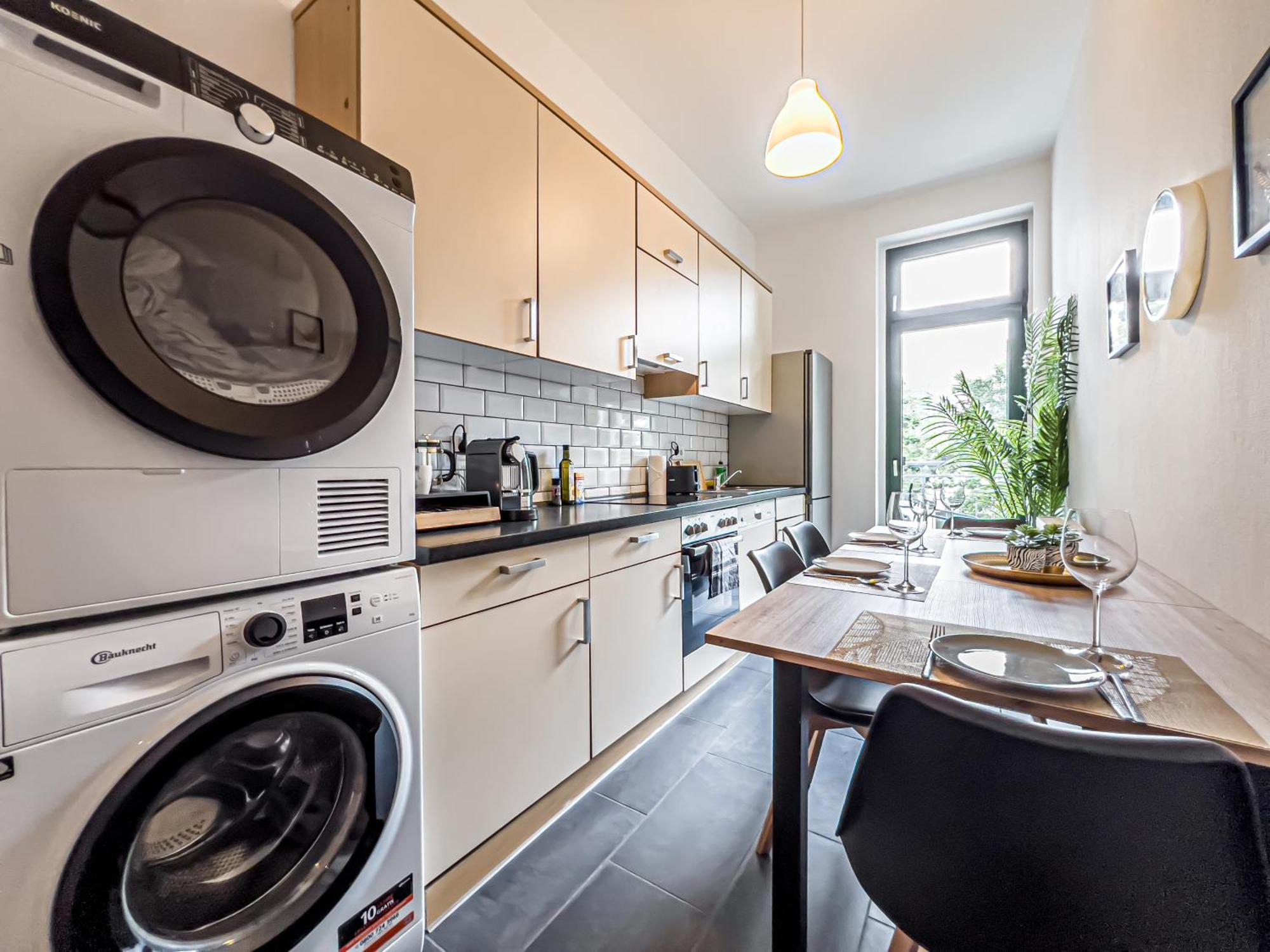 Grosse 3 Schlafzimmer Unterkunft Mit Kueche, Bad, Waschmaschine & Balkon Am Zoo Lipsia Esterno foto