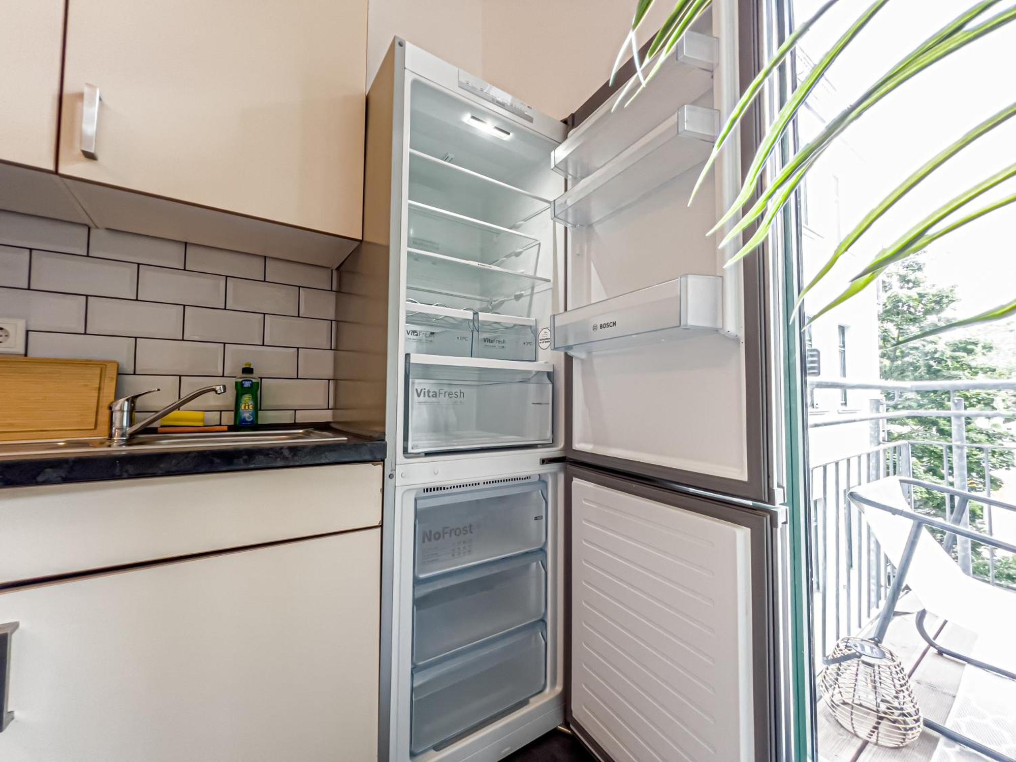 Grosse 3 Schlafzimmer Unterkunft Mit Kueche, Bad, Waschmaschine & Balkon Am Zoo Lipsia Esterno foto
